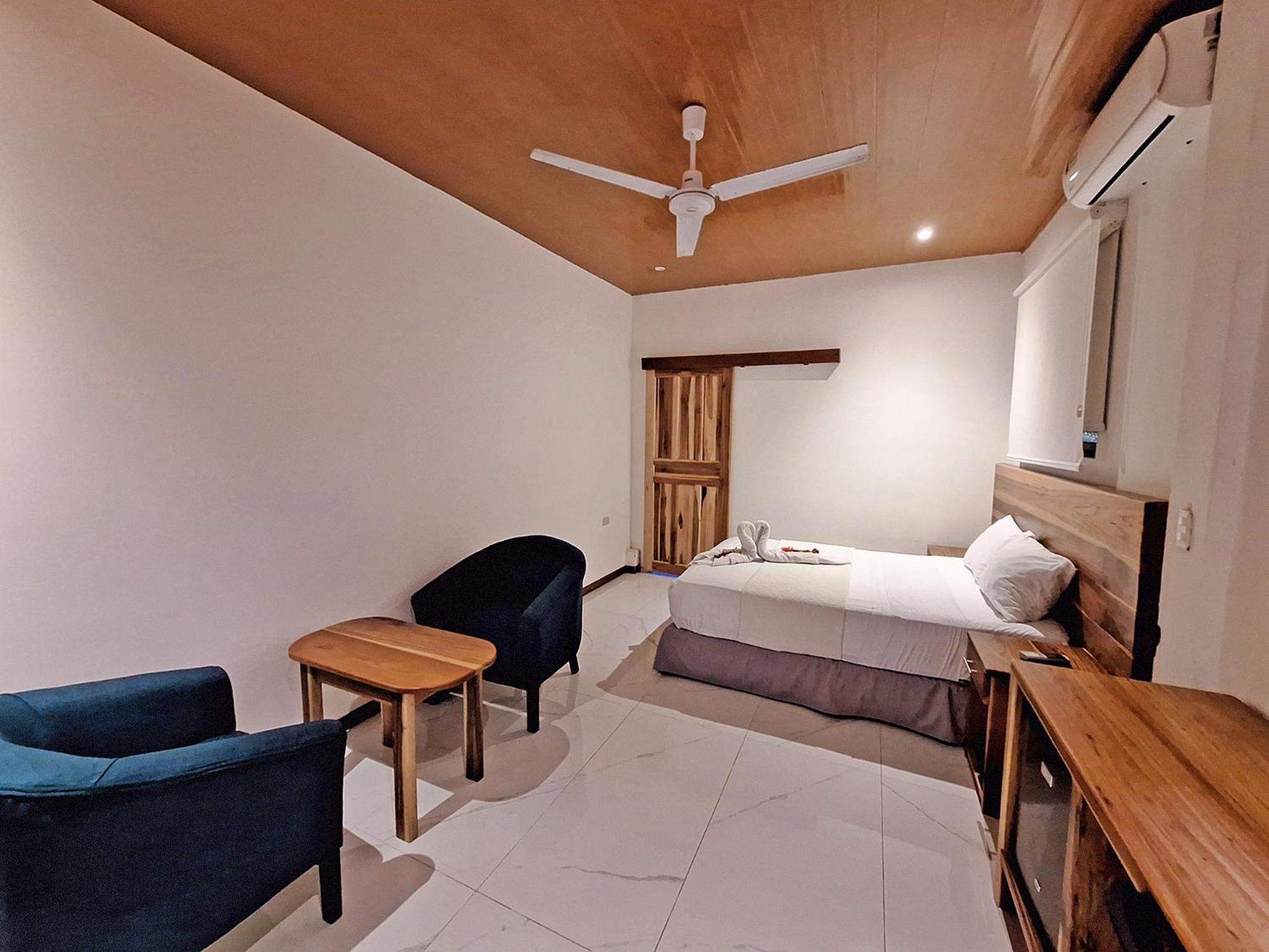 Infiniti Hotel Puerto Viejo de Talamanca Esterno foto