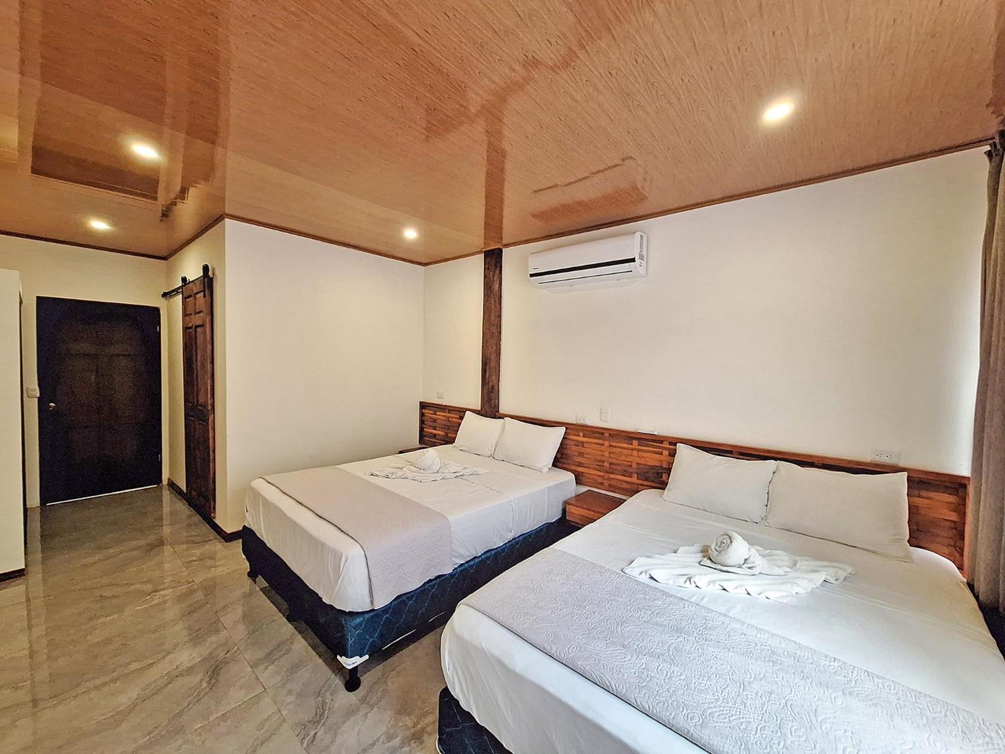Infiniti Hotel Puerto Viejo de Talamanca Esterno foto